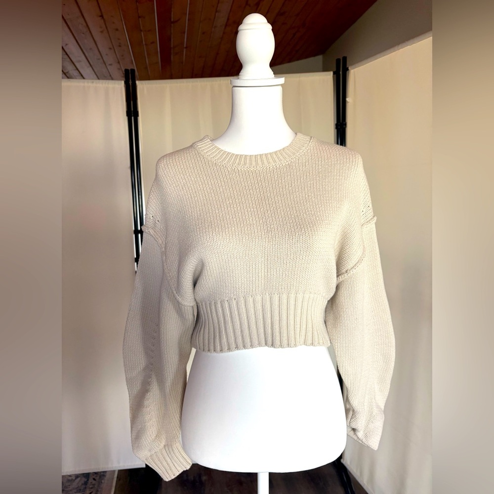 Urban Outfitters | Cream Cropped Sweater